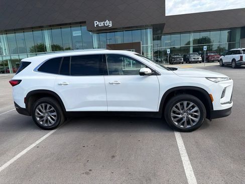 Used 2025 Buick Enclave Preferred AWD/4WD image 3