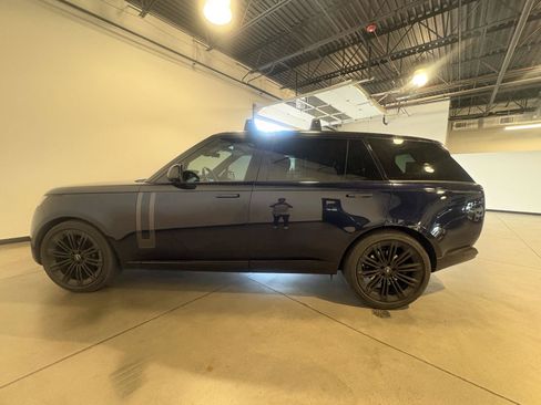Used 2023 Land Rover Range Rover Long Wheelbase SE AWD/4WD image 6