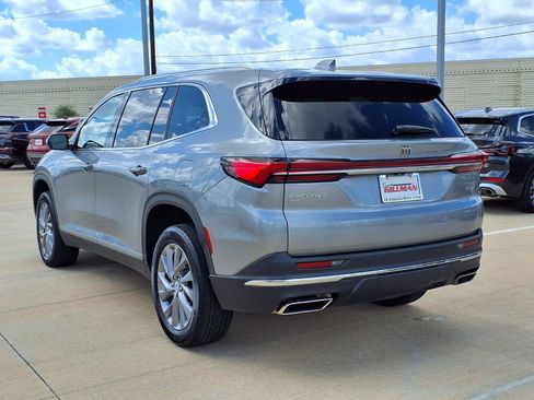 Used 2025 Buick Enclave Preferred AWD/4WD image 2