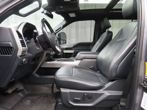 Used 2022 Ford F350 Lariat w/ Black Appearance Package AWD/4WD image 12