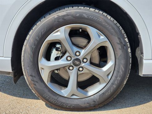 Used 2023 Ford Escape ST-Line image 10