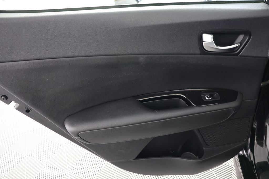 Used 2020 Kia Optima SX FWD image 27
