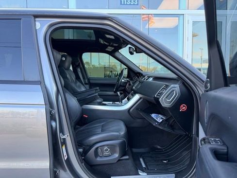 Used 2016 Land Rover Range Rover Sport HSE image 9