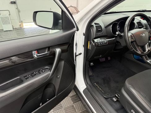 Used 2012 Kia Sorento EX AWD/4WD image 16