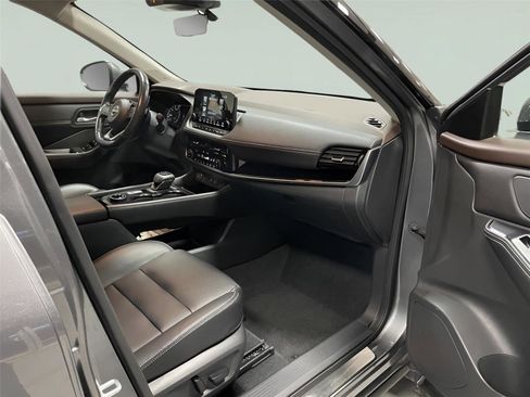 Used 2022 Nissan Rogue SL w/ SL Premium Package image 21