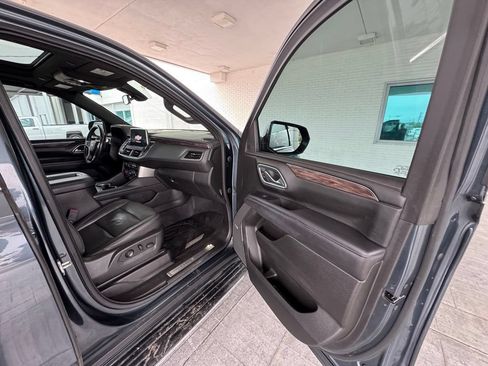 Used 2021 Chevrolet Tahoe LT w/ LT Signature Package RWD image 16