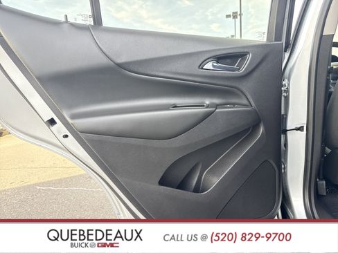 Used 2020 Chevrolet Equinox LT image 18
