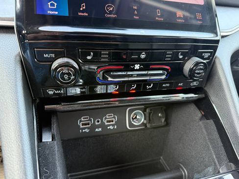 Used 2022 Jeep Grand Cherokee L Limited image 35