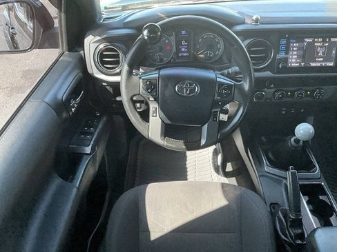 Used 2018 Toyota Tacoma TRD Off-Road AWD/4WD image 24