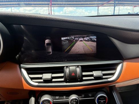 Used 2017 Alfa Romeo Giulia RWD image 40