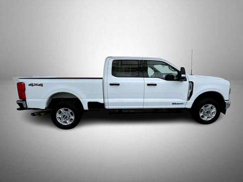 Used 2025 Ford F250 4x4 Crew Cab Super Duty image 4