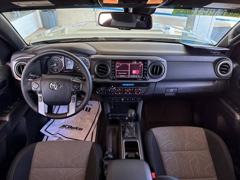 Used 2023 Toyota Tacoma TRD Sport AWD/4WD image 12