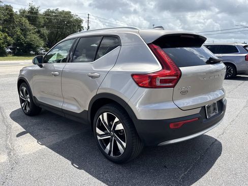 Used 2024 Volvo XC40 B5 Plus w/ Protection Package Premier AWD/4WD image 3