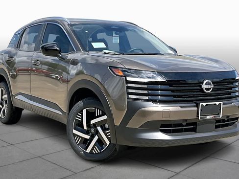 New 2026 Nissan Kicks SV w/ SV Premium Package image 2