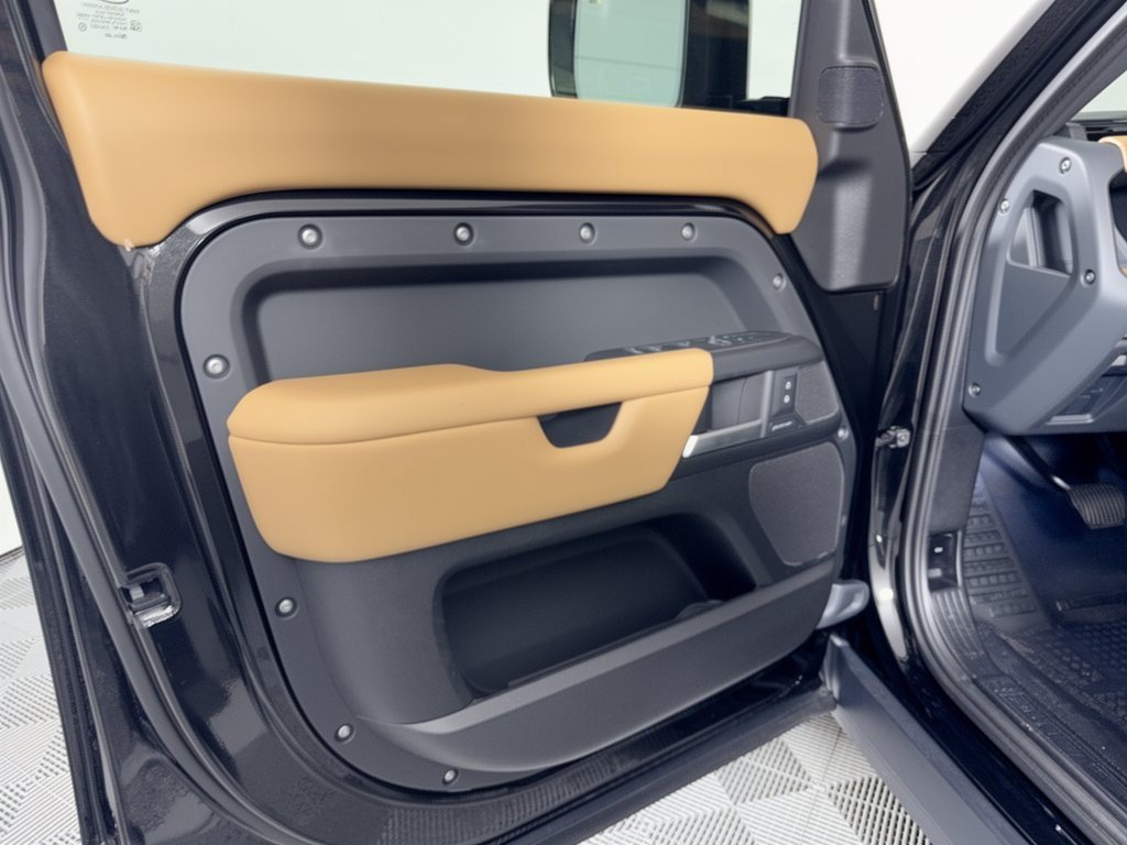 New 2026 Land Rover Defender 110 S AWD/4WD image 14