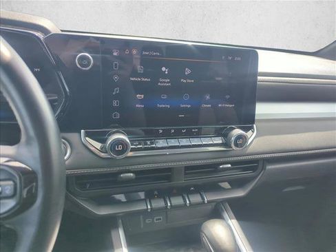 Used 2024 Chevrolet Colorado LT w/ LT Convenience Package image 11