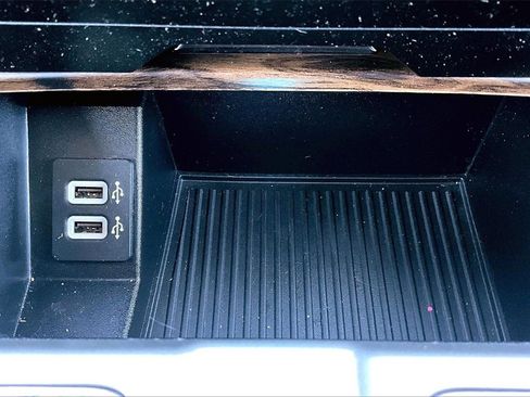 Certified 2019 Ford F150 Lariat w/ Equipment Group 502A Luxury image 33