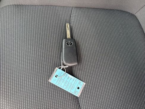 Used 2025 Toyota RAV4 LE image 33