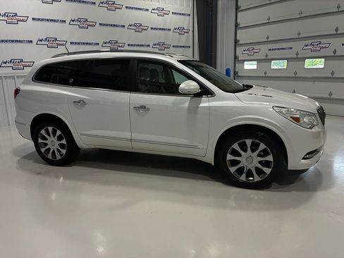 Used 2017 Buick Enclave Premium w/ Enclave Tuscan Edition FWD image 11