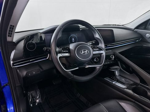 Used 2024 Hyundai Elantra Limited image 9