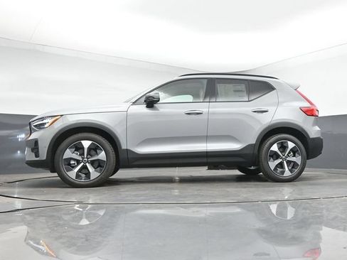 New 2026 Volvo XC40 B5 Plus w/ Protection Package Premier AWD/4WD image 40