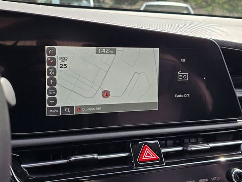 Certified 2025 Kia Niro EX FWD image 19