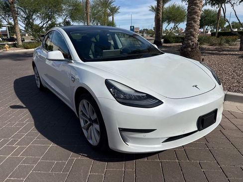 Used 2020 Tesla Model 3 Standard Range Plus image 1