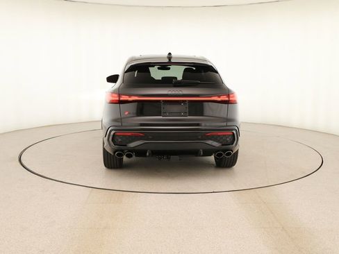 Certified 2025 Audi SQ5 Prestige image 5