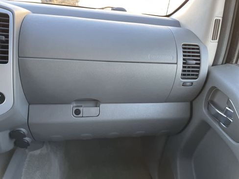 Used 2015 Nissan Frontier SV w/ SV Value Truck Package image 16