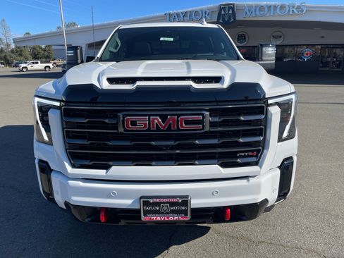 New 2026 GMC Sierra 2500 AT4 w/ Technology Package image 2