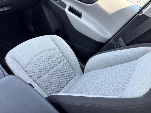 Used 2023 Chevrolet Equinox LS image 15