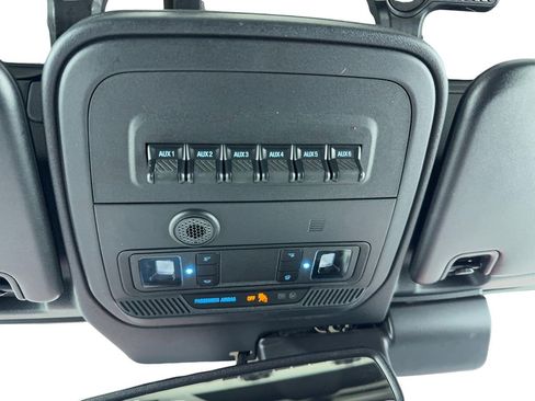 Used 2025 Ford Bronco Badlands image 35