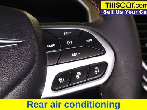 Used 2025 Chrysler Pacifica Pinnacle FWD image 19