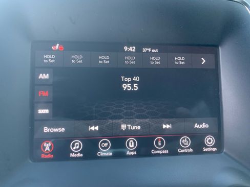 Used 2019 Dodge Durango SXT image 16