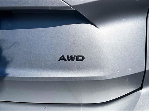 Used 2025 Nissan Rogue SV AWD/4WD image 23