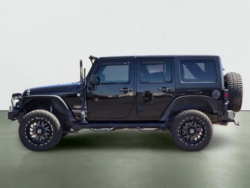 Used 2015 Jeep Wrangler Unlimited Sahara w/ Dual Top Group AWD/4WD image 3