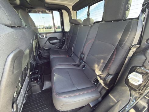 Used 2022 Jeep Gladiator Rubicon w/ Cold Weather Group image 12