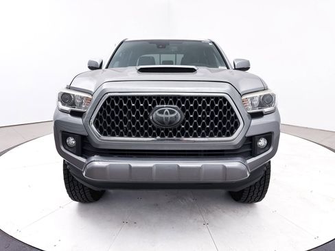 Used 2018 Toyota Tacoma TRD Sport w/ Technology Package image 8