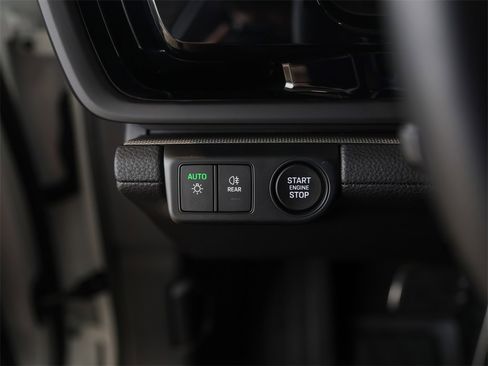 Certified 2025 Porsche Panamera 4 image 21