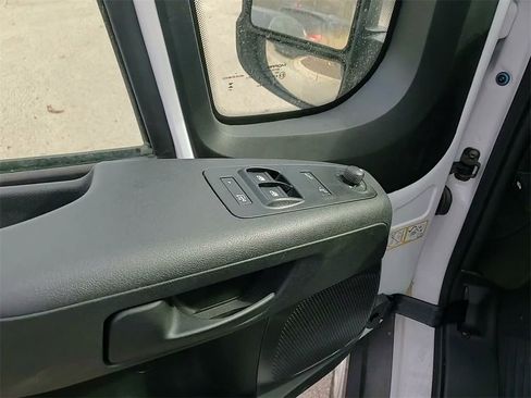 Used 2025 RAM ProMaster 2500 w/ Convenience Group image 22