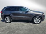 Used 2017 Jeep Grand Cherokee Limited image 2