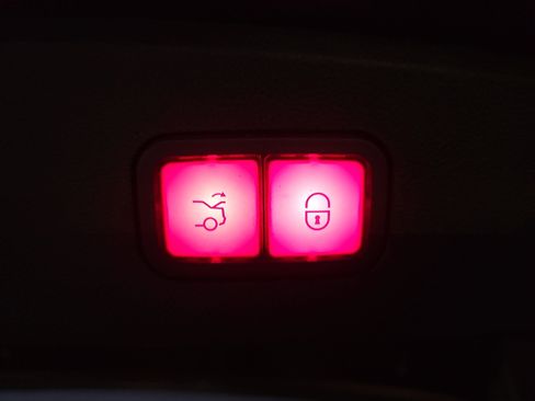 Used 2016 Mercedes-Benz E 350 Sedan image 14