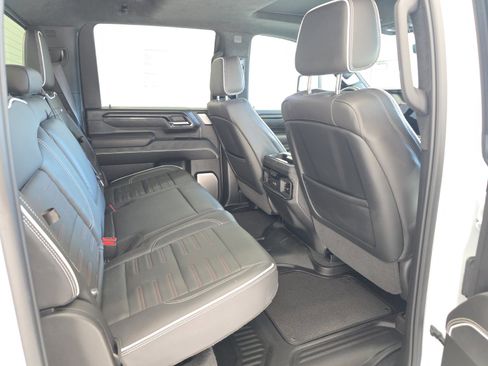 Used 2024 GMC Sierra 2500 AT4X image 13