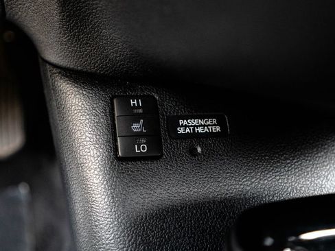 Used 2018 Toyota Prius Prime Premium FWD image 27