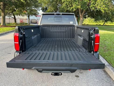 Certified 2025 Toyota Tacoma 4x4 Double Cab Hybrid image 11