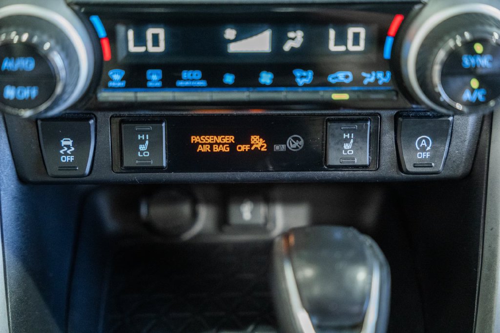 Used 2021 Toyota RAV4 XLE Premium FWD image 20