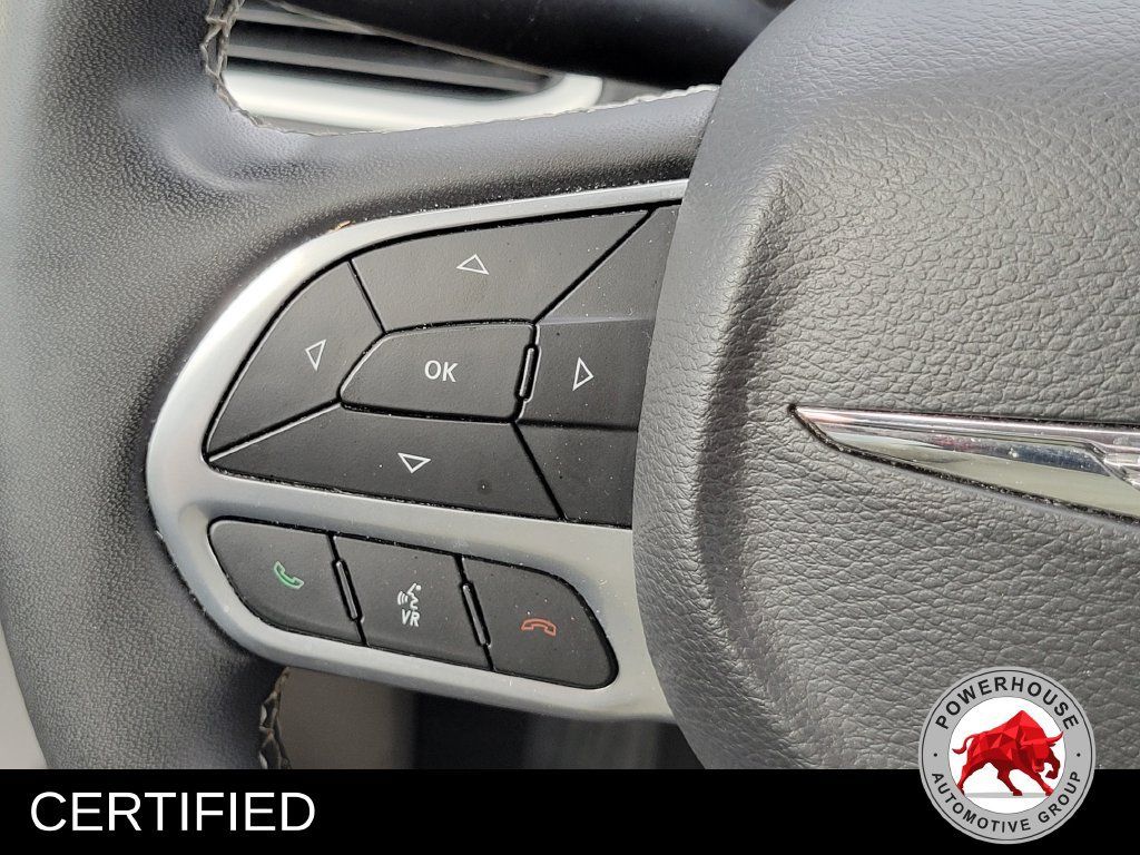 Used 2023 Chrysler Pacifica Touring-L FWD image 30