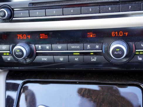 Used 2014 BMW 528i xDrive Sedan image 26