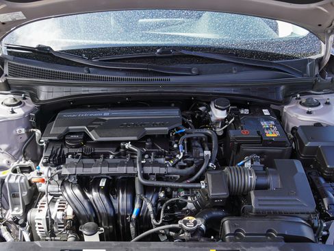 Used 2024 Hyundai Elantra SEL FWD image 15