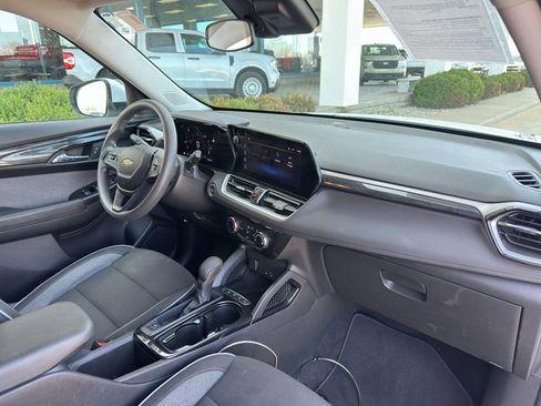 Used 2025 Chevrolet TrailBlazer LT image 27